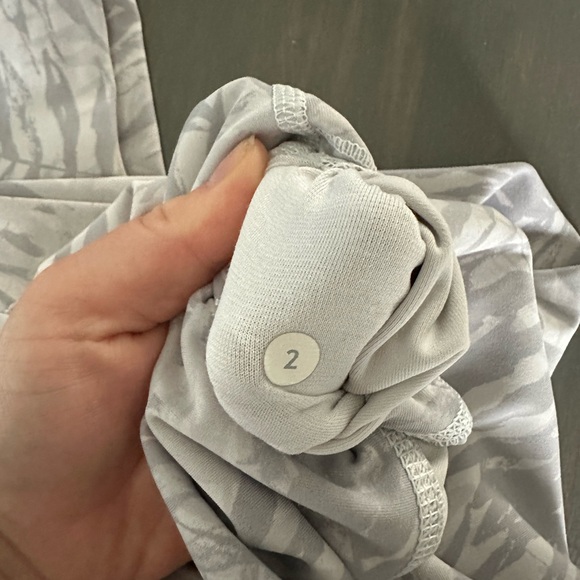 Lululemon pants - Picture 3 of 4